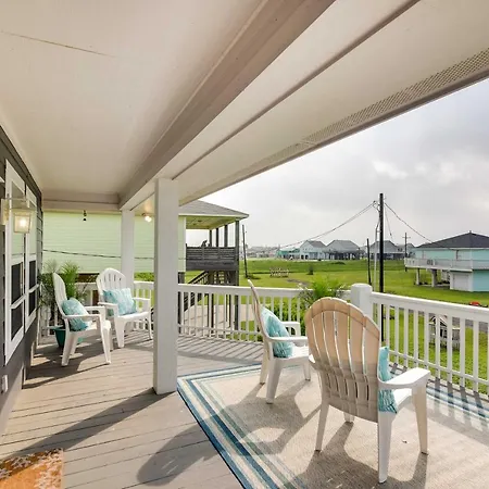 Modern Crystal Beach Vacation Home Walk To Beach!